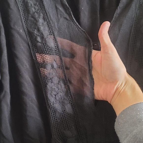 Black dress with mesh - Picture 4 of 4